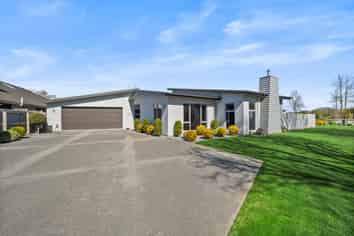 15 Coniston Drive, Allenton