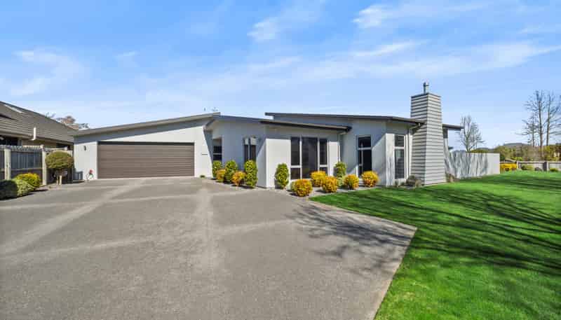 15 Coniston Drive, Allenton