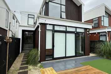 3  Courage Road , Takanini