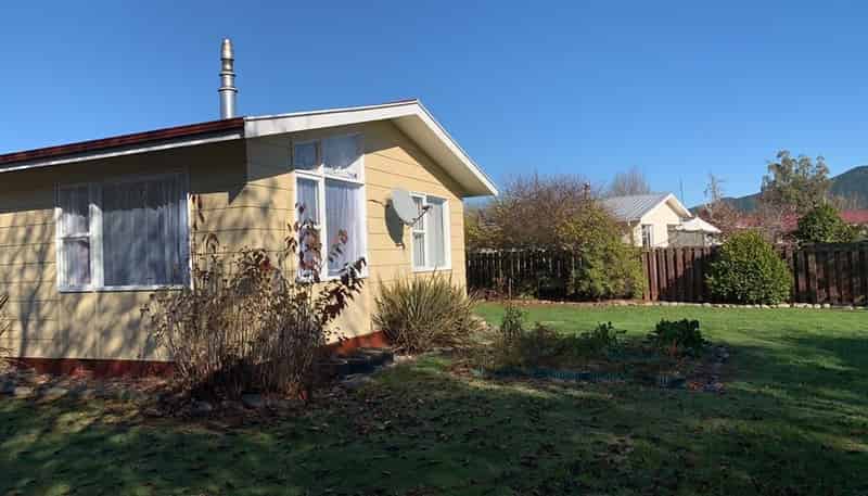 1 Kowhai Street, Tapawera