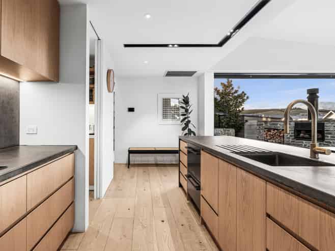 2 Bargour Street, Wanaka