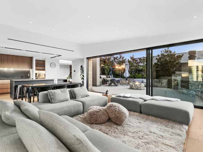 2 Bargour Street, Wanaka