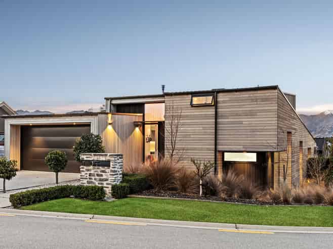2 Bargour Street, Wanaka