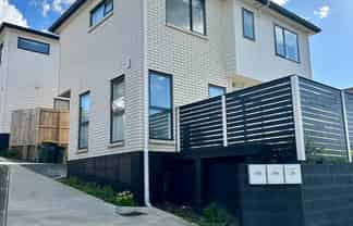 24 Whittle Place, New Windsor