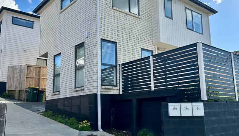 24 Whittle Place, New Windsor