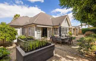 12 Santa Cruz Drive, Papamoa Beach