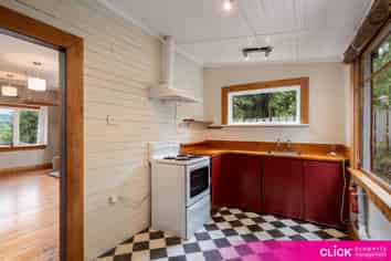 109 Doctors Point Road, Waitati