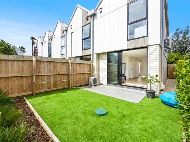 8/8 Brady Road, Otahuhu