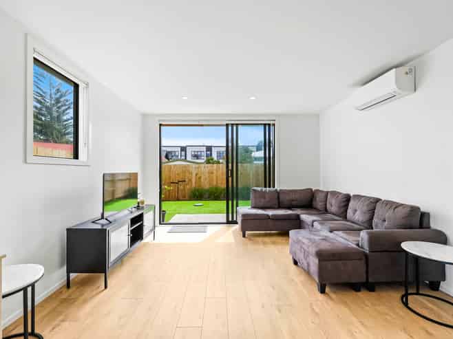 8/8 Brady Road, Otahuhu