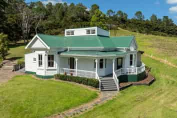 24 Mudgeways Road, Massey