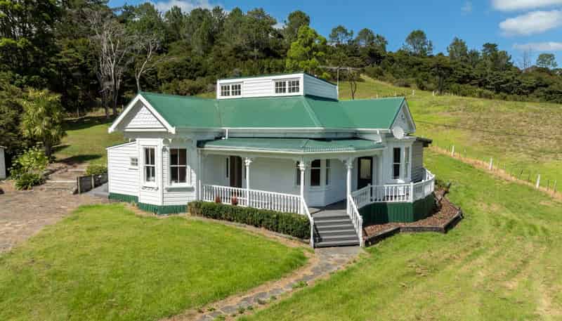 24 Mudgeways Road, Massey