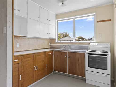 86B Henley Street, Westport