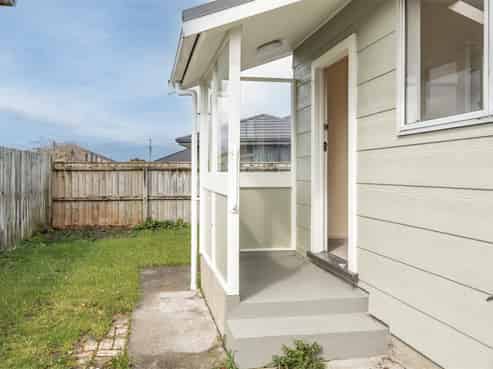 86B Henley Street, Westport