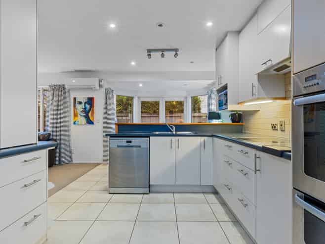 2 Lewisham Park, Saint Albans