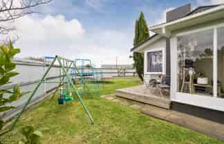 87 Sutherland Crescent, Westbrook