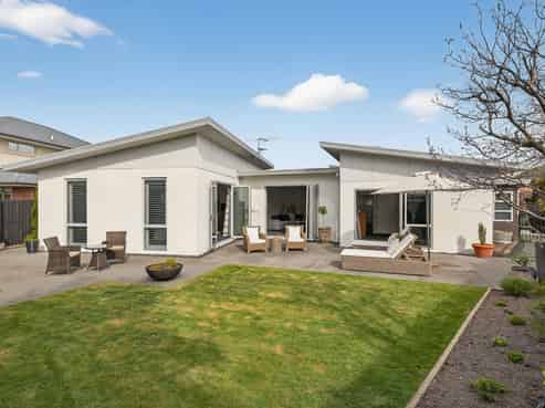 35 Birkdale Drive, Shirley