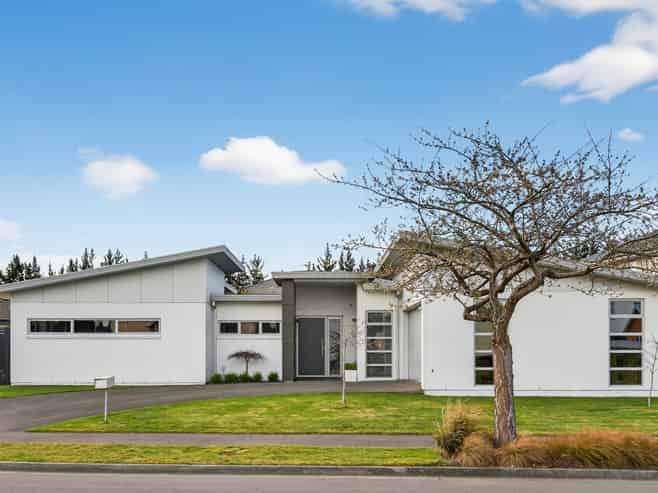 35 Birkdale Drive, Shirley