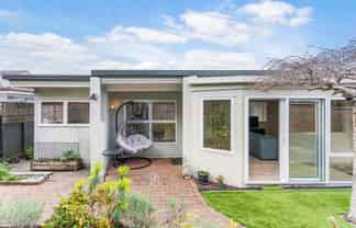 208 Glamorgan Drive, Torbay