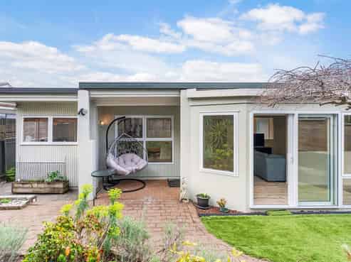 208 Glamorgan Drive, Torbay