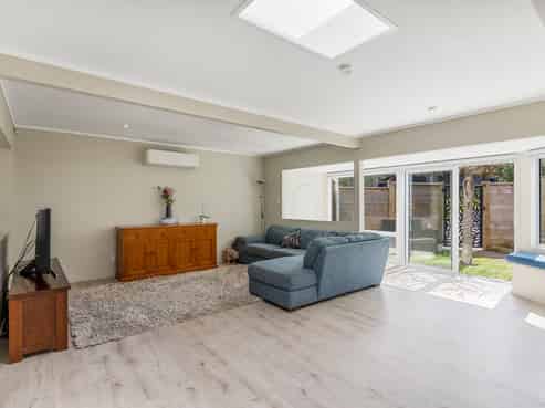 208 Glamorgan Drive, Torbay