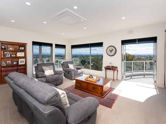 14 Woodford Heights, Havelock North
