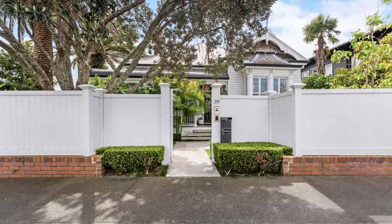 215 Jervois Road, Herne Bay