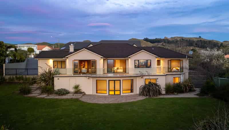 6 Hikanui Place, Havelock North