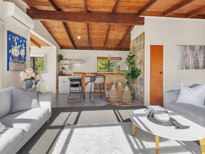 12 Win Grove, Hatfields Beach