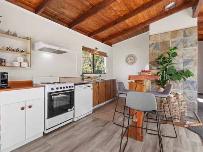 12 Win Grove, Hatfields Beach
