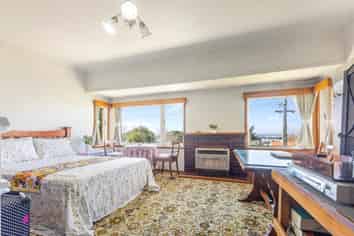 30 & 30A  Ngatiawa Street, One Tree Hill