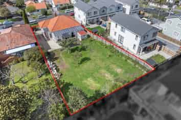 30 & 30A  Ngatiawa Street, One Tree Hill