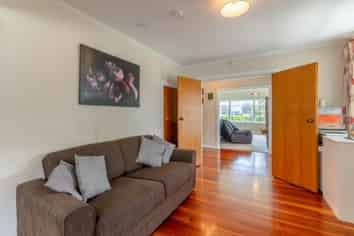 2 Hinemoa St, Paraparaumu