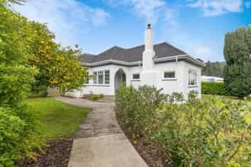2 Hinemoa St, Paraparaumu
