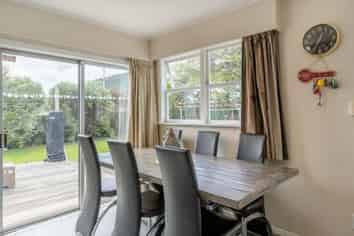 2 Hinemoa St, Paraparaumu