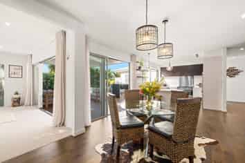 5 Wrybill Way, Point Wells