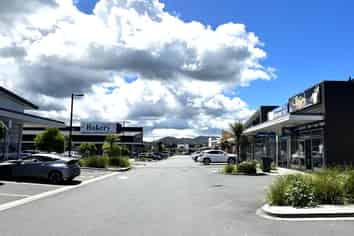 HIGH PROFILE BRAND-NEW RETAIL SPACE
