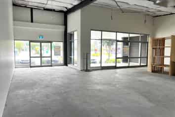 HIGH PROFILE BRAND-NEW RETAIL SPACE
