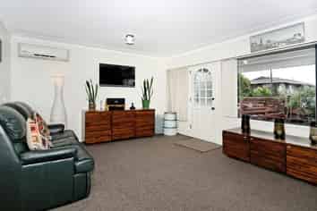 1/17 Woodward Rd, Mount Albert