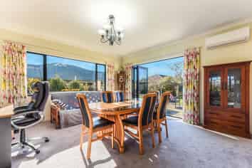 17 Hart Road, Richmond