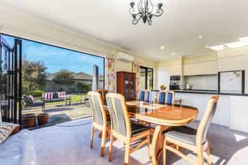 17 Hart Road, Richmond