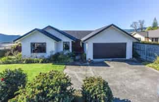 17 Hart Road, Richmond
