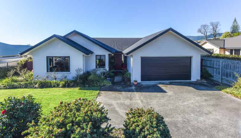 17 Hart Road, Richmond