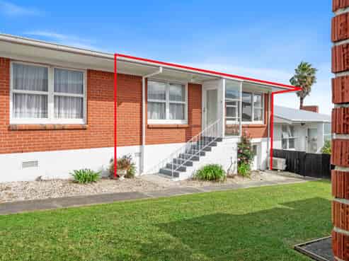 2/619 Beach Road, Rothesay Bay