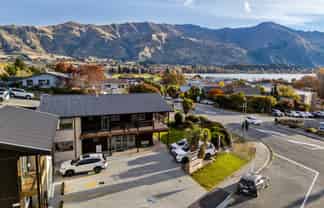 CBD Offices with Mountain Views For Lease