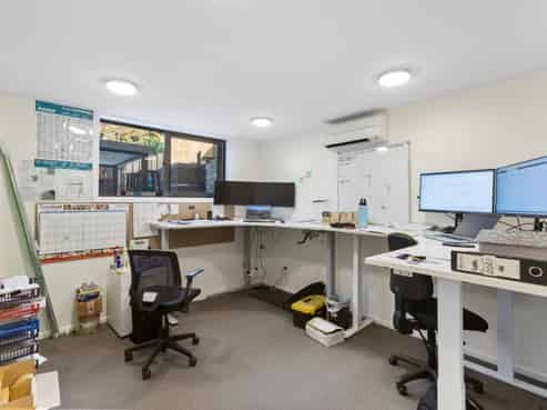 CBD Offices with Mountain Views For Lease