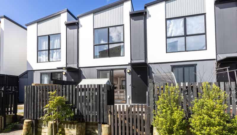 42 Hinonga Loop, Millwater