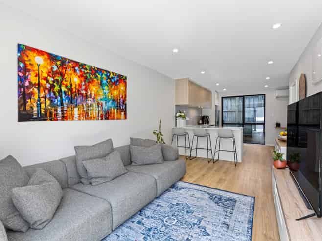 42 Hinonga Loop, Millwater