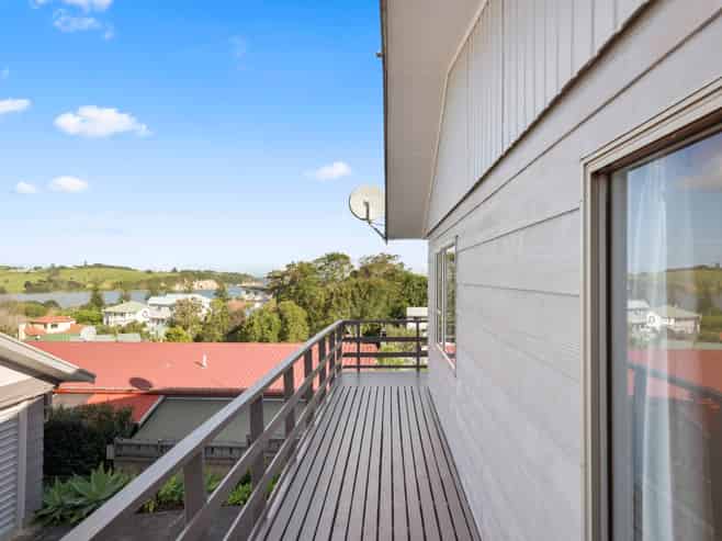 12 Everard Avenue, Army Bay