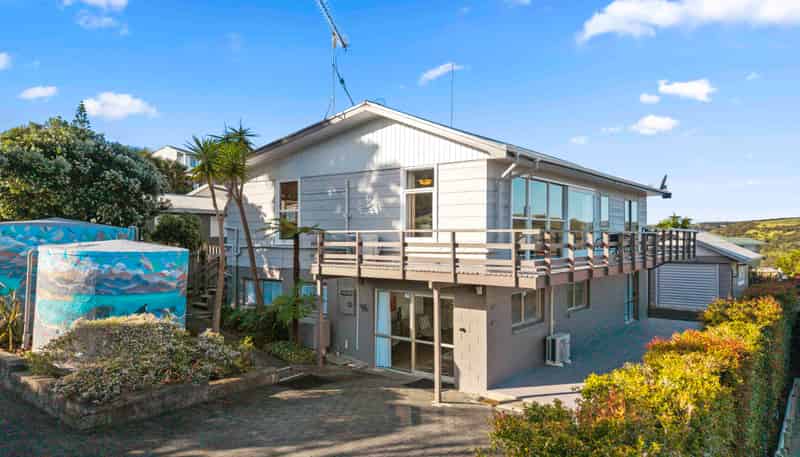 12 Everard Avenue, Army Bay