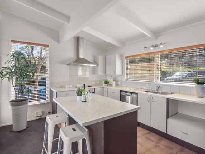 12 Everard Avenue, Army Bay